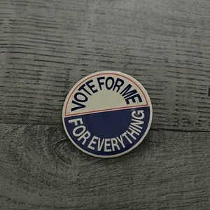 taylor swift ‘vote for me for everything’ pin from anti-hero music video